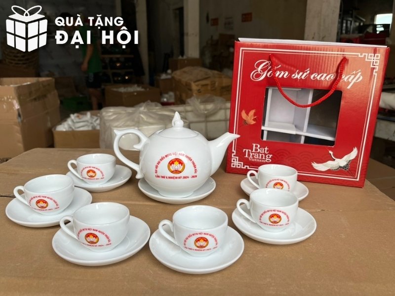 am-chen-qua-tang-dai-hoi-mat-tran (11)