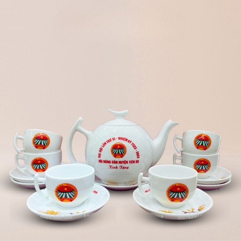 qua-tang-dai-hoi-hoi-nong-dan (1)